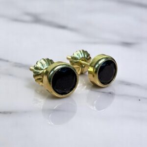 Aros Redondos con Cubic Negro - Oro 18K